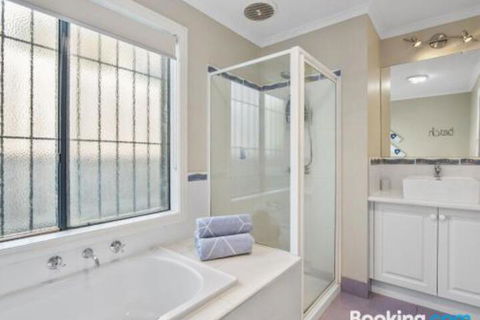 Rye Poolside Escape - Accommodation Kalgoorlie 1