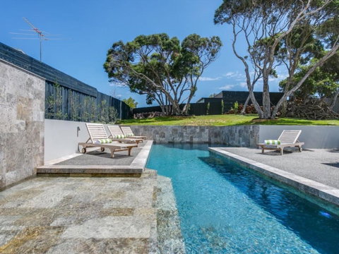 Stunning Sorrento Escape With Pool - Accommodation Kalgoorlie 4