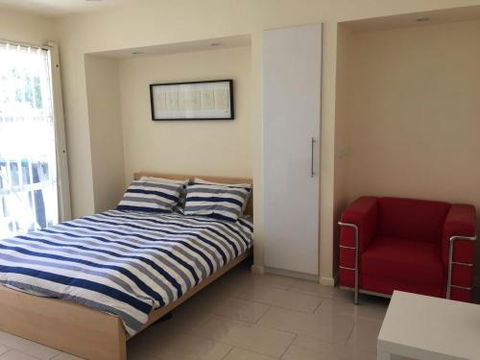 The White House Sandy Point - Accommodation Kalgoorlie 4