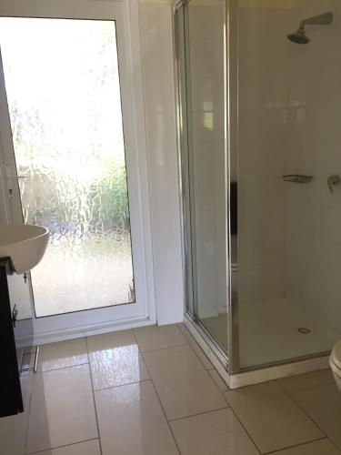 The White House Sandy Point - Accommodation Kalgoorlie 1