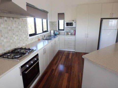 37 Oceanview Parade Sandy Point - Accommodation Kalgoorlie 3