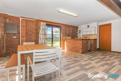 Stingray Shores Your Riverside Escape - Accommodation Kalgoorlie 4