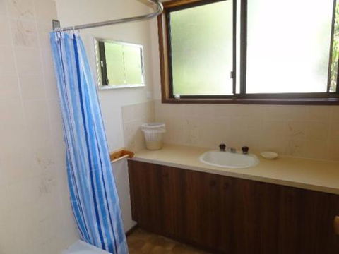 14 Tecoma Avenue Sandy Point - Accommodation Kalgoorlie 3