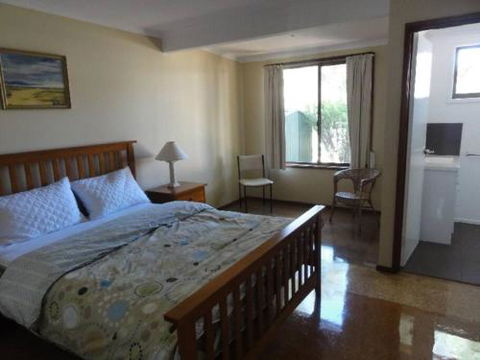 14 Tecoma Avenue Sandy Point - Accommodation Kalgoorlie 4