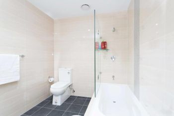 Executive Designer Apartment With Pool + Parking - Accommodation Kalgoorlie 6