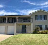 Ocean House at Mollymook - Accommodation Kalgoorlie