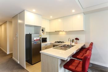 Spacious Apartment At Waitara - Accommodation Kalgoorlie 5