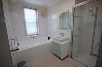 Holiday Makers - Accommodation Kalgoorlie 4