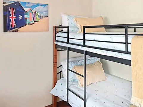 Sun, Beach, Shops, Wifi, Netflix - Accommodation Kalgoorlie 5