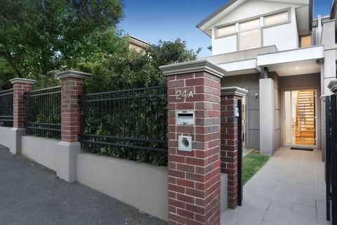 Kew Luxurious Townhouse - Accommodation Kalgoorlie 2