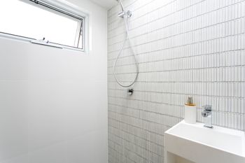 Spacious 3 Bedroom Minutes To CBD - Accommodation Kalgoorlie 1
