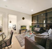A Cozy 2BR CBD Apartment Near Bourke St. Mall - Accommodation Kalgoorlie