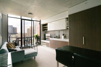 Spacious Apartment Close To Melbourne CBD - Accommodation Kalgoorlie 6