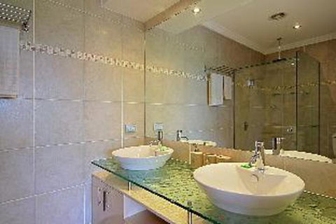 A PERFECT STAY 3 James Cook Apartments - Accommodation Kalgoorlie 1