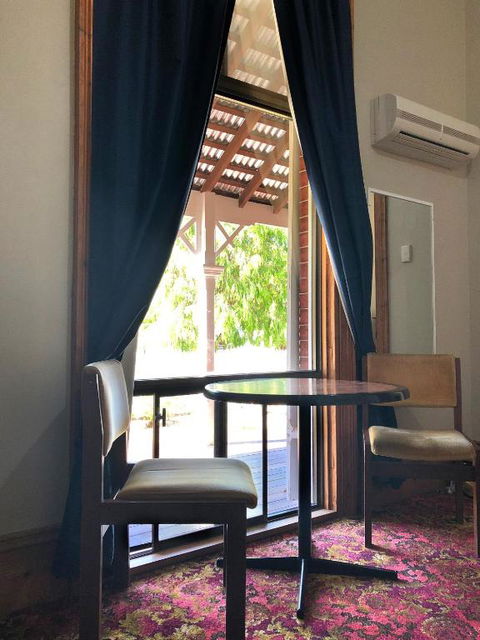 Ithaca 1896 Manor - Accommodation Kalgoorlie 2