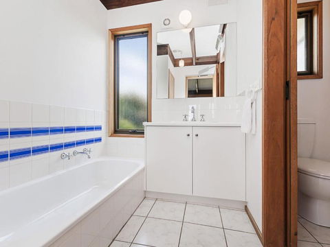 Swimmers Rest - Uninterrupted Panoramic Ocean Views - 1 Bedroom - Accommodation Kalgoorlie 3