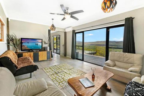 Eagles Loft - Accommodation Kalgoorlie 0