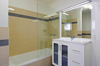 A PERFECT STAY - Clarkes Beach Villa - Accommodation Kalgoorlie 2