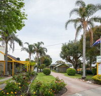 Lazy Acre Log Cabins - Accommodation Kalgoorlie