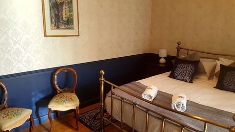The Bears Went Over The Mountain - Accommodation Kalgoorlie 5