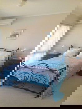Christies No 1 Esplanade - Accommodation Kalgoorlie 2