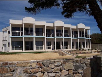 Christies No 1 Esplanade - Accommodation Kalgoorlie 5