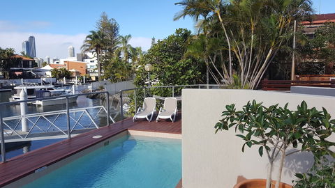 Emerald Surfers - Accommodation Kalgoorlie 4
