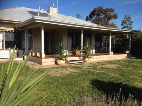 Ploughmans On Ivy - Accommodation Kalgoorlie 0