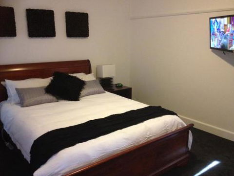 Ploughmans On Ivy - Accommodation Kalgoorlie 3