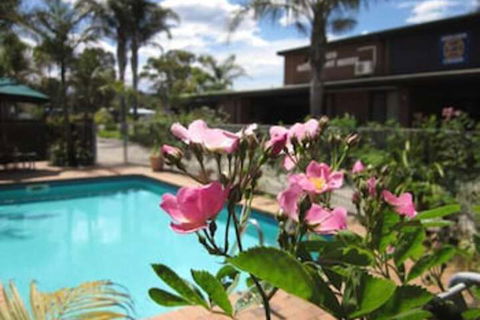 Lakes Waterfront Motel & Holiday Cottages - Accommodation Kalgoorlie 2