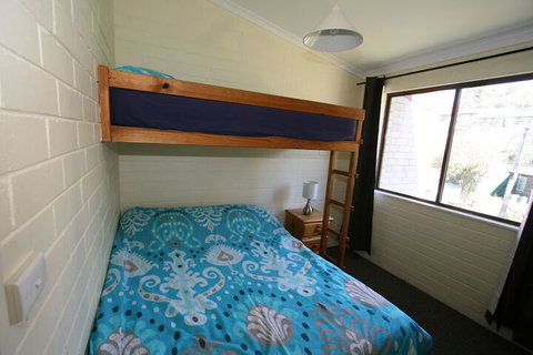 Alpha Centauri Townhouses - Accommodation Kalgoorlie 1