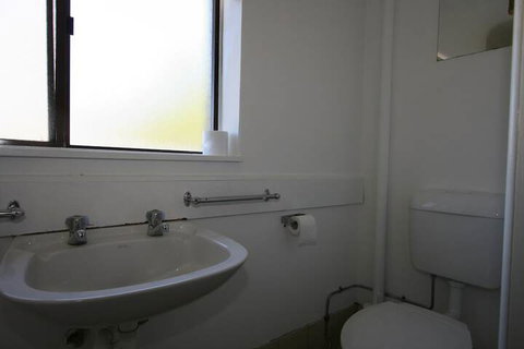 Alpha Centauri Townhouses - Accommodation Kalgoorlie 6