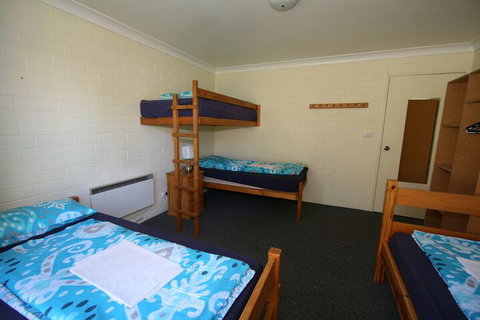 Alpha Centauri Townhouses - Accommodation Kalgoorlie 5
