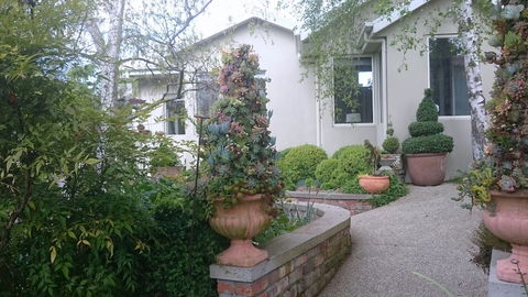 Topiary Haven - Accommodation Kalgoorlie 0