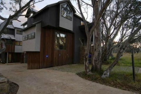 Blue Ice - Accommodation Kalgoorlie 1