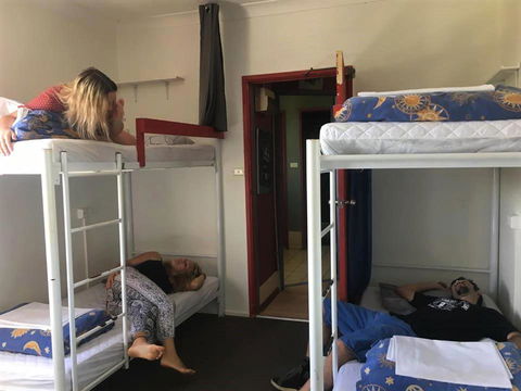 Beachside Backpackers - Accommodation Kalgoorlie 1