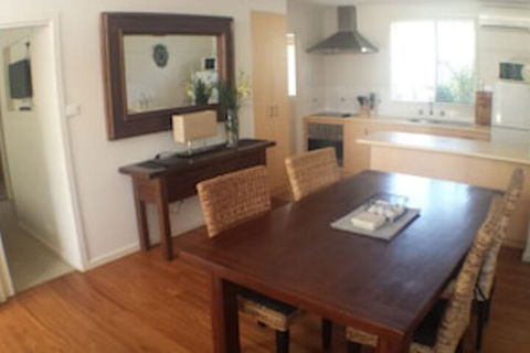 Oceana Holiday Units - Accommodation Kalgoorlie 0