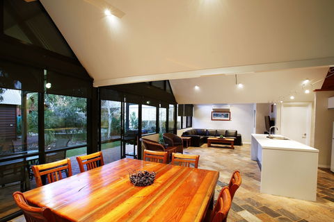 Whalers Cove Villas - Accommodation Kalgoorlie 2