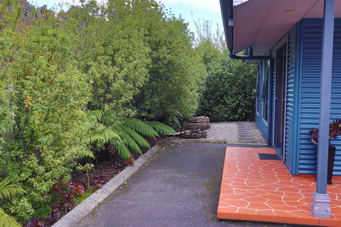 Strahan Bungalows - Accommodation Kalgoorlie 1