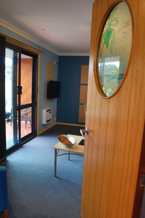 Strahan Bungalows - Accommodation Kalgoorlie 2