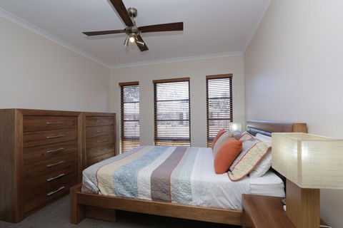 Jarelle House - Accommodation Kalgoorlie 4