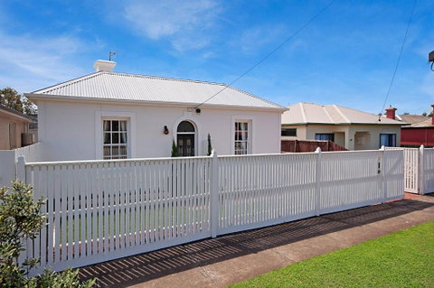Historic Central Cottage In Warrnambool - Accommodation Kalgoorlie 5