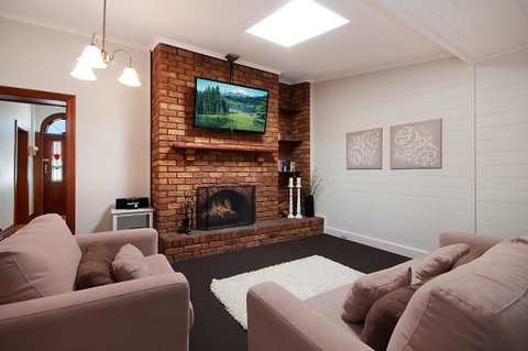 Historic Central Cottage In Warrnambool - Accommodation Kalgoorlie 4