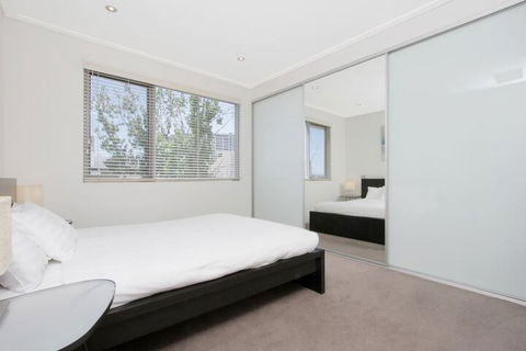 Accommodate Canberra - Glebe Park - Accommodation Kalgoorlie 6