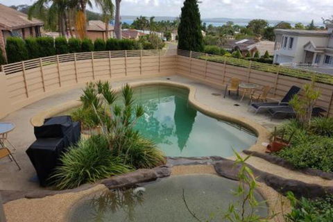 Corlette Poolside Getaway - Accommodation Kalgoorlie 3