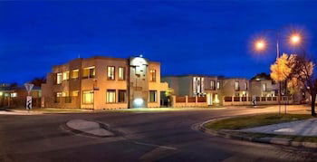 May Park Executive Apartments - Accommodation Kalgoorlie 0