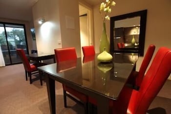 May Park Executive Apartments - Accommodation Kalgoorlie 6