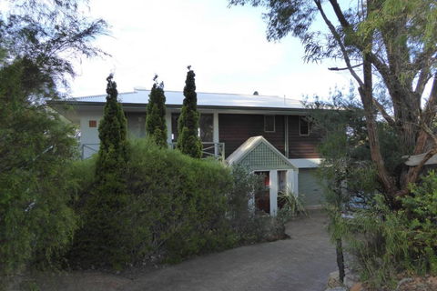 Sea Banksia - Accommodation Kalgoorlie 4