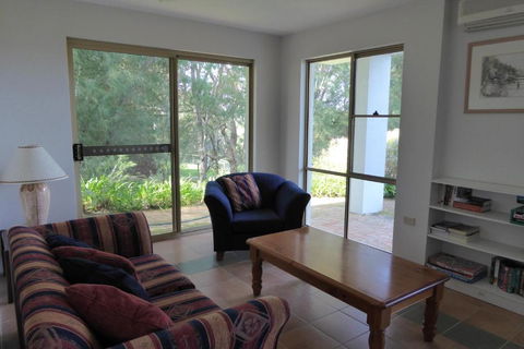 Sea Banksia - Accommodation Kalgoorlie 3