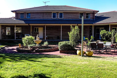 Plumes On The Green Boutique Bed & Breakfast - Accommodation Kalgoorlie 1